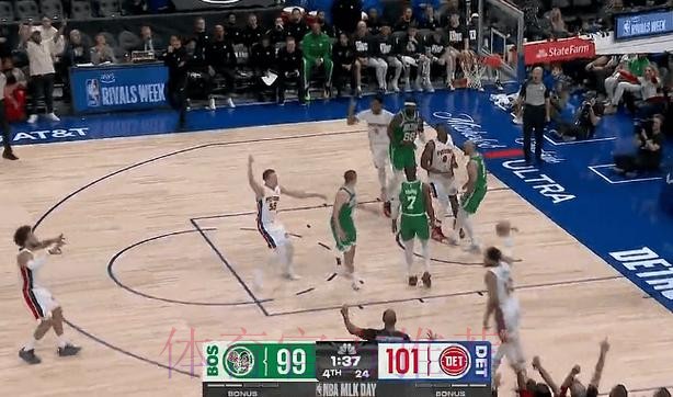 杰伦-布朗关键时刻两罚不中，托哈再中三分砍下25分领先5分